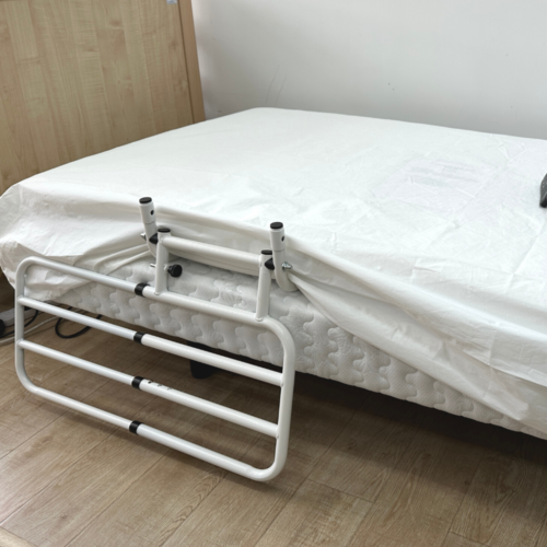 Alternative view of 台灣可摺合及伸縮床欄/扶手 (台灣製造)