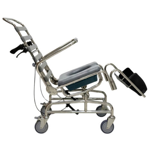 Alternative view of FDSM 不鏽鋼傾斜沐浴便椅